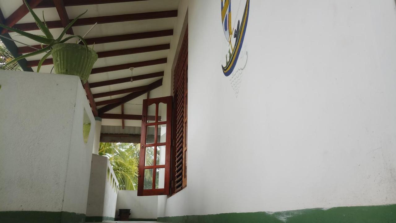 Julie Guest House แทนกาลเล ภายนอก รูปภาพ